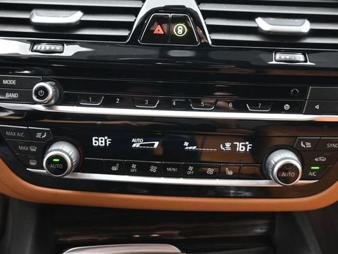 Used 2021 BMW 530i w/ Premium Package image 3