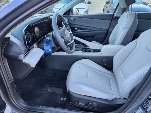 New 2026 Hyundai Elantra Limited image 18