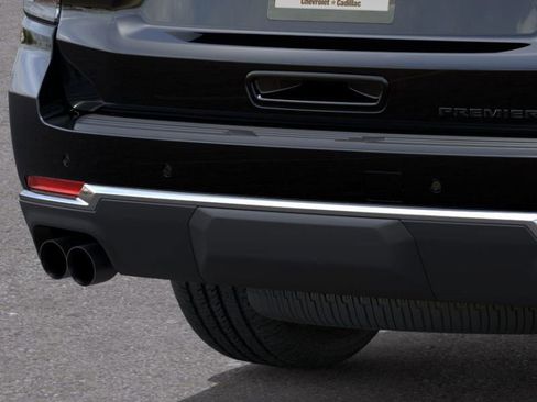 New 2025 Chevrolet Suburban Premier image 14