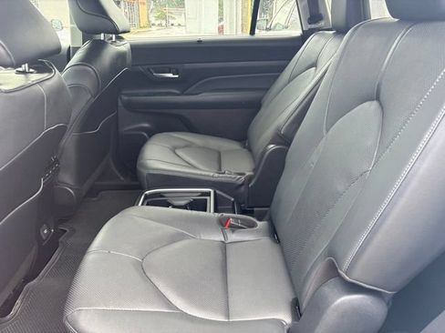 Used 2024 Toyota Grand Highlander AWD image 7