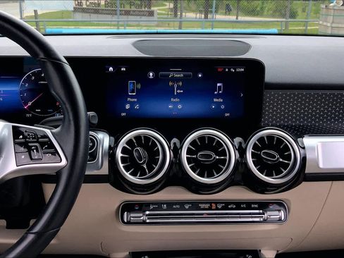 Used 2024 Mercedes-Benz GLB 250 image 7