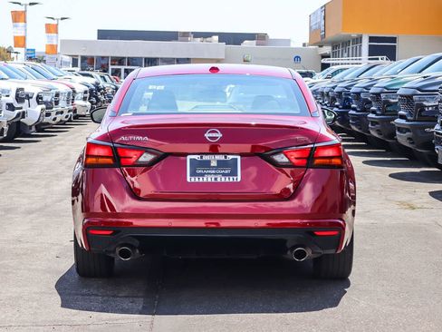 Used 2024 Nissan Altima 2.5 SR FWD image 5