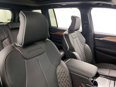 New 2025 Jeep Grand Cherokee Summit image 23
