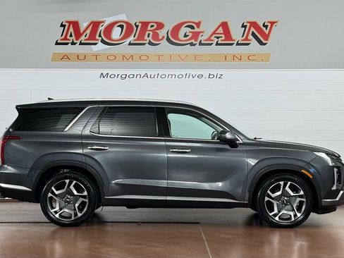 Used 2023 Hyundai Palisade SEL w/ Premium Package image 2