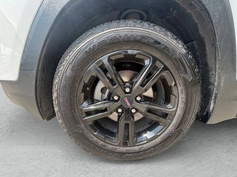 Used 2023 GMC Terrain AT4 AWD/4WD image 29