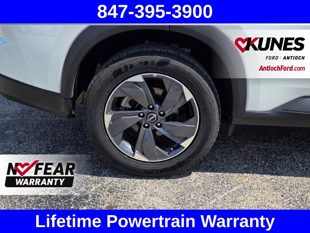 Used 2025 Nissan Rogue SV FWD image 13