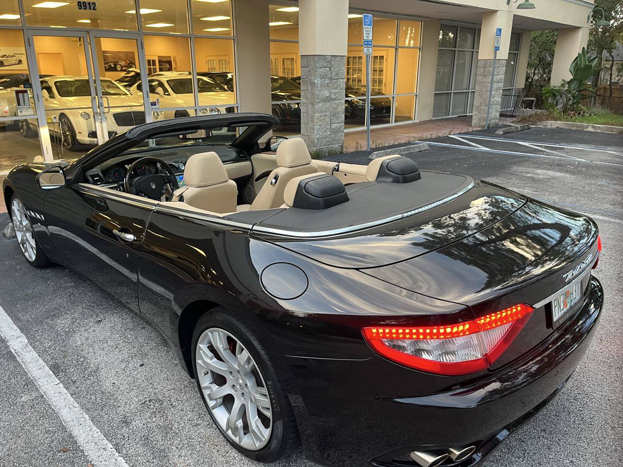 Used 2012 Maserati GranTurismo Convertible RWD image 9
