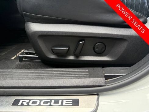 Used 2022 Nissan Rogue Platinum w/ Head-Up Display Package AWD/4WD image 37