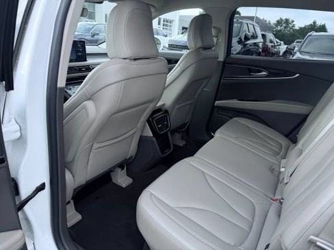 Certified 2023 Lincoln Nautilus AWD w/ Premium Package image 22