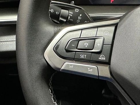 New 2026 Volkswagen Tiguan SE image 39