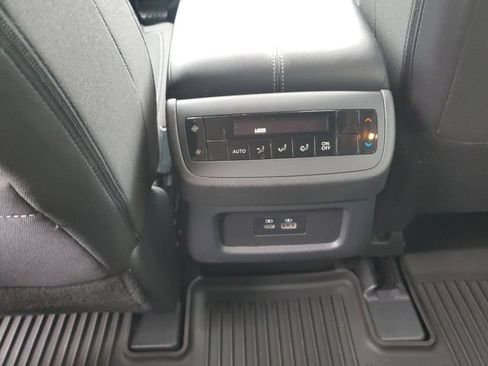 Used 2025 Nissan Pathfinder SV w/ SV Premium Package FWD image 14