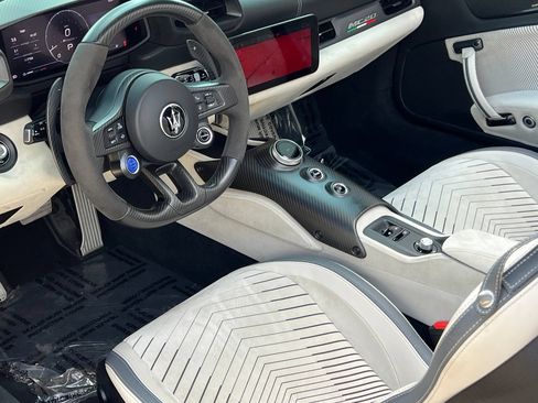 Used 2023 Maserati MC20 Spyder RWD image 3