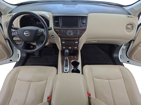 Used 2020 Nissan Pathfinder Platinum image 9