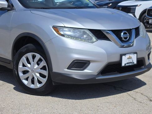Used 2015 Nissan Rogue S AWD/4WD image 2