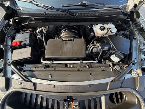 Used 2024 Chevrolet Suburban Premier image 17