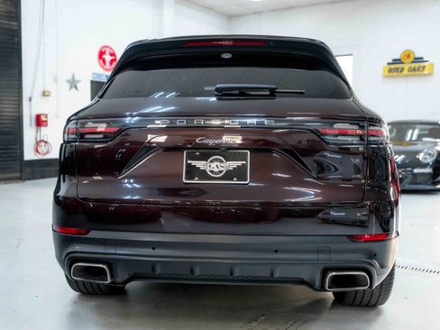 Used 2019 Porsche Cayenne image 9