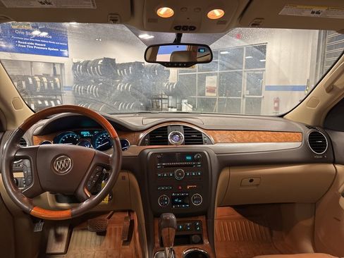 Used 2008 Buick Enclave CXL w/ Entertainment Package #1 image 4