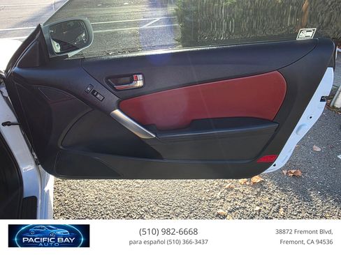 Used 2013 Hyundai Genesis 3.8 RWD image 22