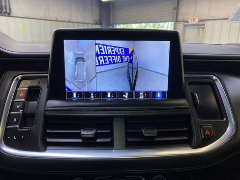 Used 2021 Chevrolet Tahoe Z71 w/ Luxury Package image 50