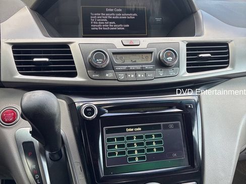 Used 2016 Honda Odyssey SE image 8