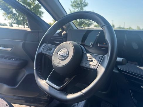 Used 2025 Nissan Kicks SR FWD image 15