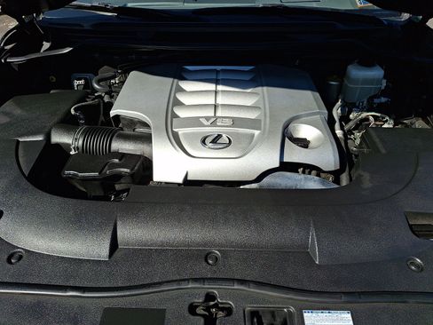 Used 2017 Lexus LX 570 4WD w/ Luxury Package image 29
