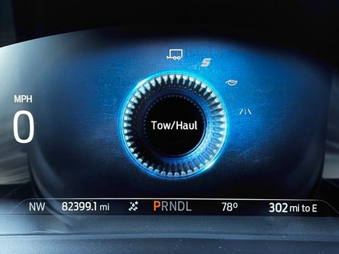 Used 2022 Ford Explorer King Ranch w/ Premium Technology Package RWD image 33
