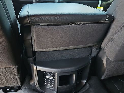 Used 2024 RAM 2500 Tradesman w/ Chrome Appearance Group AWD/4WD image 18