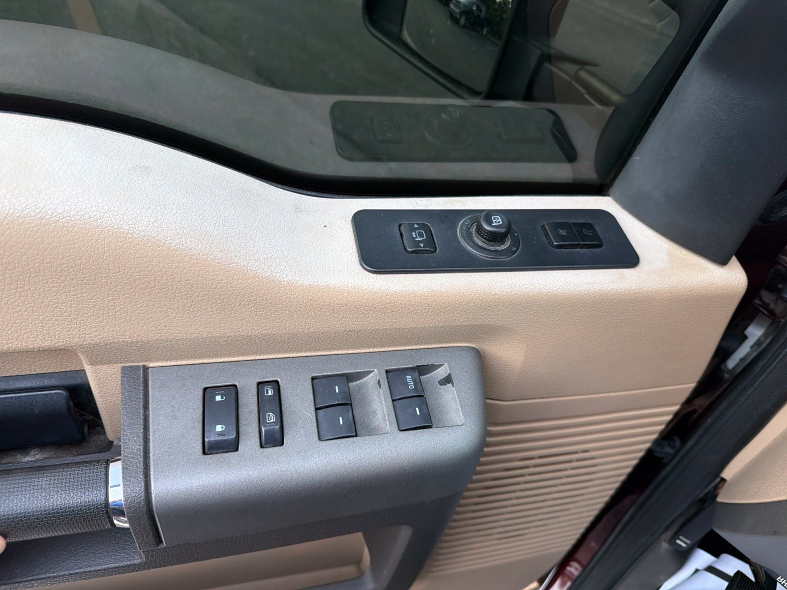 Used 2012 Ford F350 Lariat w/ Lariat Ultimate Pkg AWD/4WD image 21