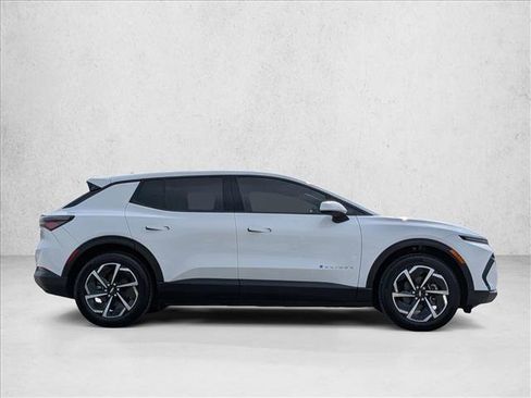 New 2026 Chevrolet Equinox EV LT FWD image 4