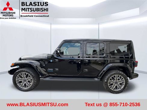 Used 2024 Jeep Wrangler High Altitude AWD/4WD image 13