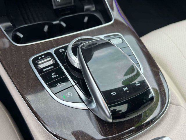 Used 2020 Mercedes-Benz E 350 Sedan image 31