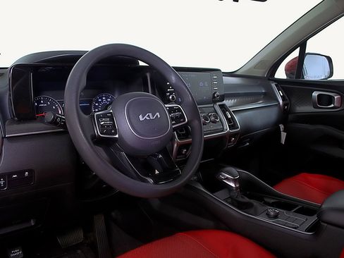 Used 2022 Kia Sorento LX image 21