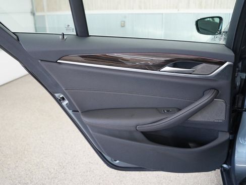Used 2021 BMW 530i w/ Premium Package RWD image 38