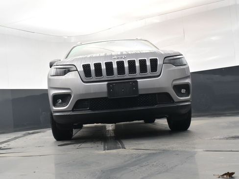 Used 2019 Jeep Cherokee Latitude Plus w/ Cold Weather Group image 23