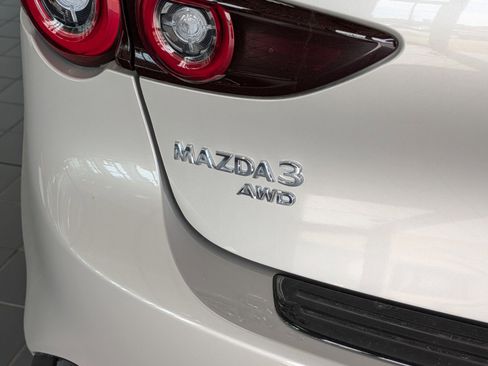 New 2026 MAZDA MAZDA3 Hatchback w/Premium Plus Pkg image 4