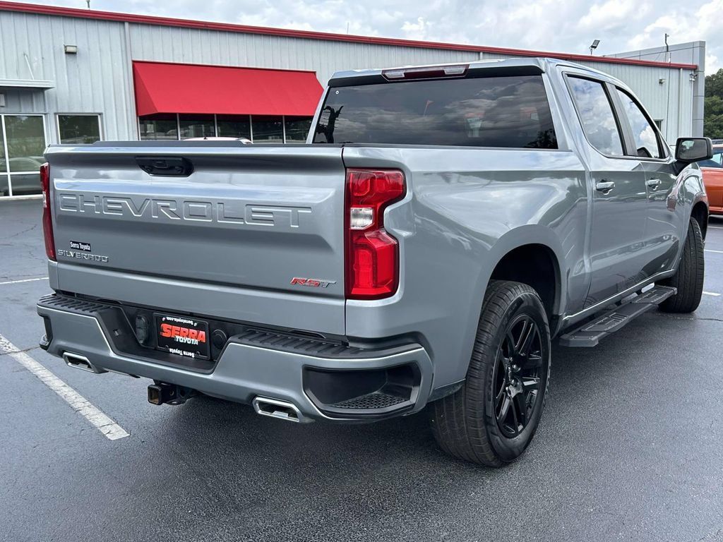 Used 2023 Chevrolet Silverado 1500 RST AWD/4WD image 3