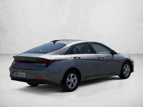 Certified 2023 Hyundai Elantra SE FWD image 5