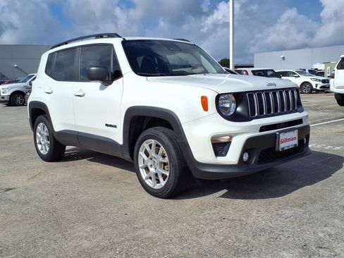 Used 2022 Jeep Renegade Latitude AWD/4WD image 2