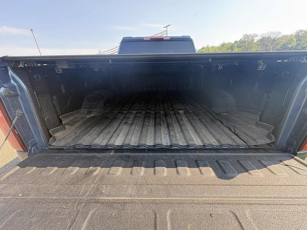 Used 2025 Chevrolet Silverado 2500 Custom w/ Custom Value Package AWD/4WD image 14