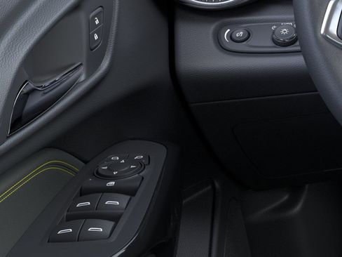 New 2026 Chevrolet Trax ACTIV w/ Sunroof Package FWD image 24
