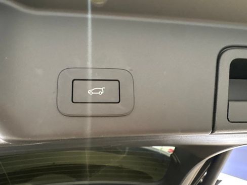 Used 2025 Land Rover Range Rover Evoque Dynamic SE AWD/4WD image 21