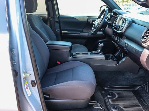 Used 2018 Toyota Tacoma TRD Sport w/ Technology Package RWD image 20