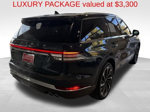 Used 2023 Lincoln Aviator Reserve w/ Equipment Group 201A image 7