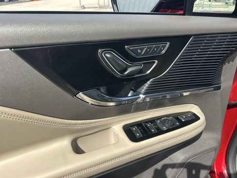 Certified 2022 Lincoln Corsair Reserve w/ Elements Package FWD image 18