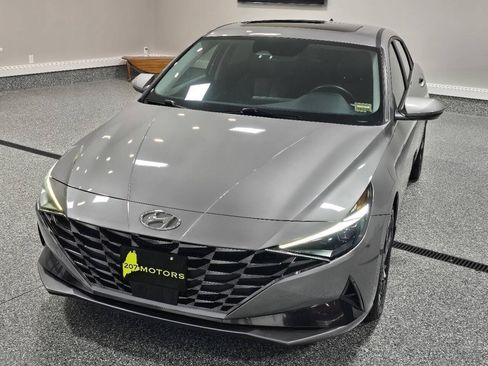 Used 2023 Hyundai Elantra Limited w/ Winter Weather Package FWD image 13
