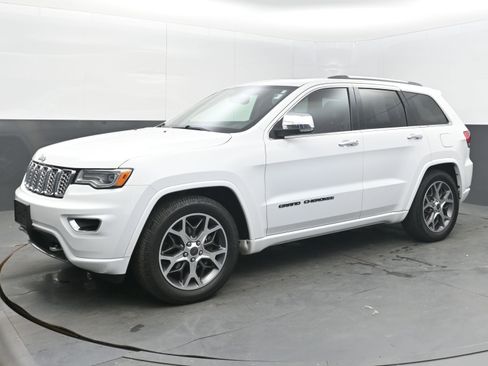 Used 2020 Jeep Grand Cherokee Overland AWD/4WD image 4