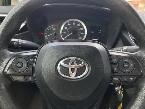 Used 2021 Toyota Corolla LE FWD image 17