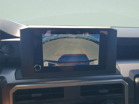 Certified 2025 Toyota Tacoma SR5 AWD/4WD image 16