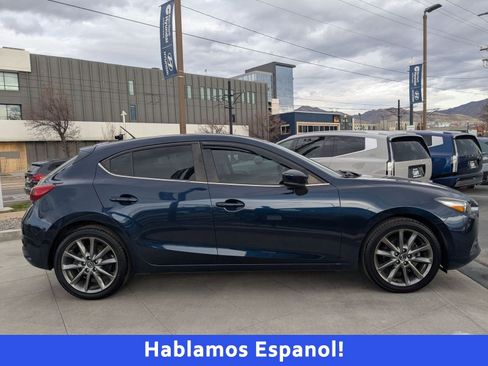 Used 2018 MAZDA MAZDA3 Touring image 2